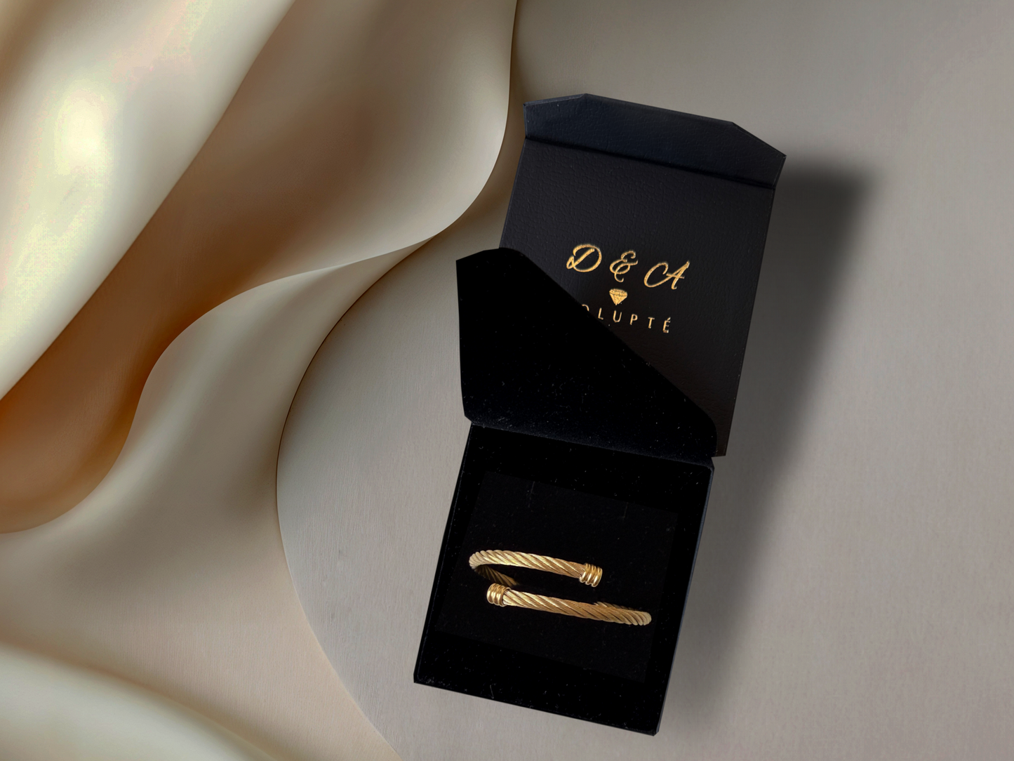 Élan Serein – Bracelet Torsadé Doré