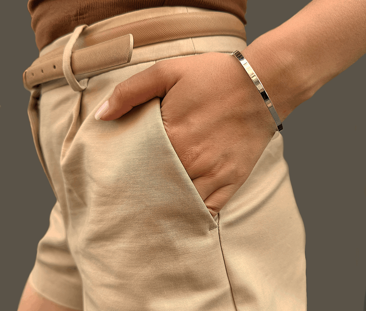 Épure Argentée – Bracelet Minimaliste
