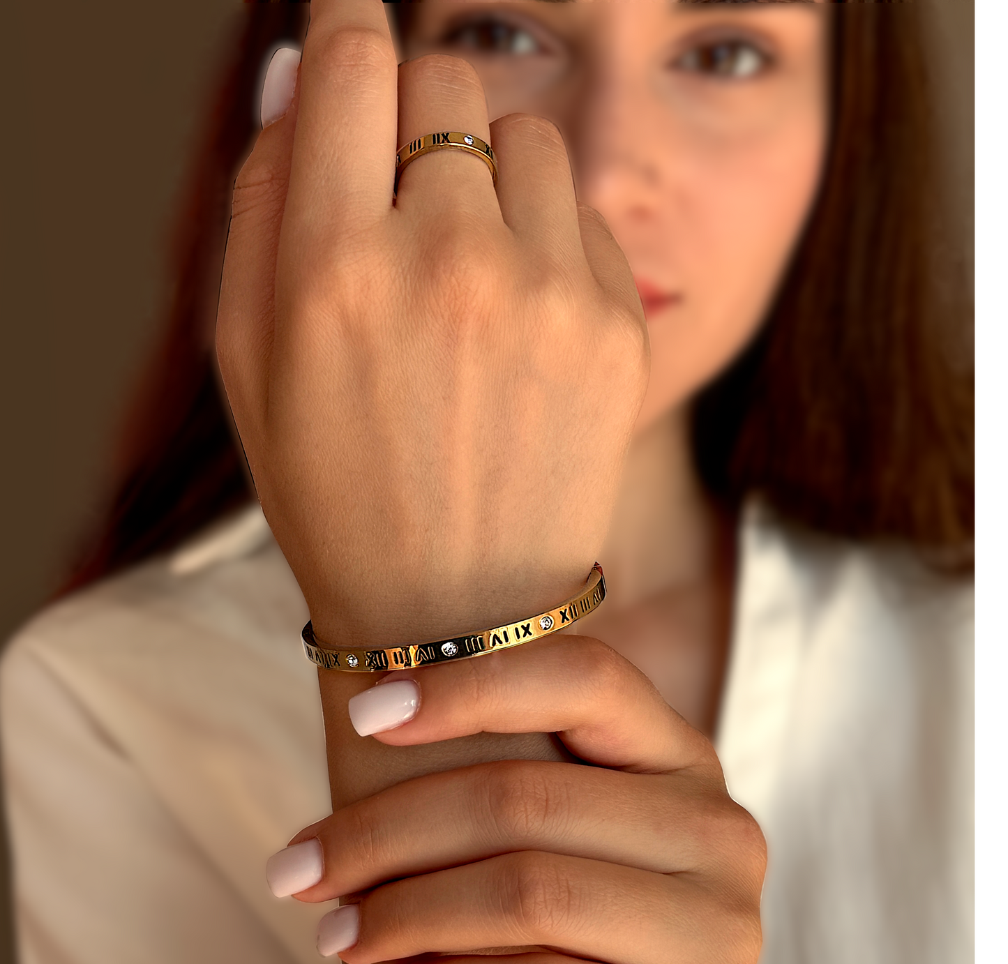 Élégance Romaine – Bracelet Jonc Doré