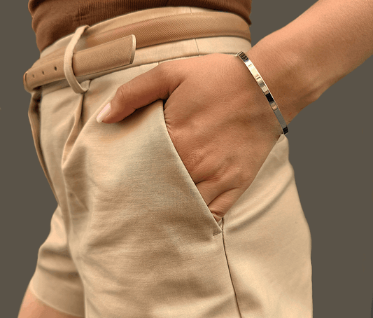 Épure Argentée – Bracelet Minimaliste
